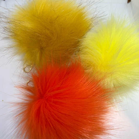 Pompoms 2 for $20 get 2 FREE!! Lots of colors. - Picture 8 of 16